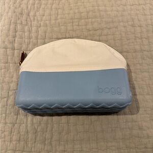 bogg Beauty and the Bogg Cosmetic Case in color Carolina on My Mind NWOT